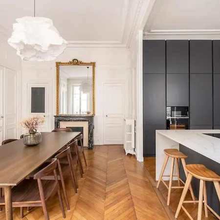 شقة Haussmannien 156m2 Avec Balcon Filant